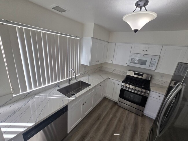 Photo - San Carlos - Cul-de-sac Location - Master ...