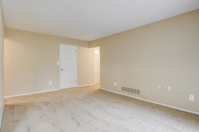 Photo - Chestnut Lake