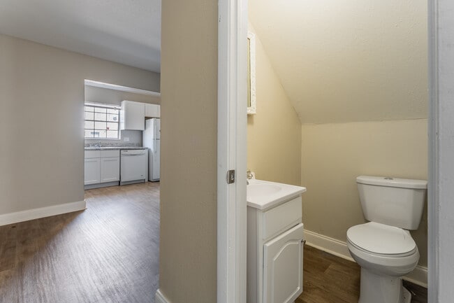 Kings Trail Apartment Homes