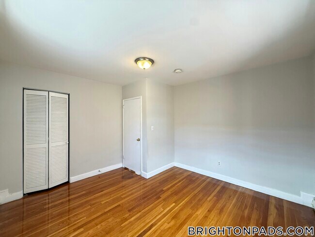 69 Chiswick Rd Unit 6