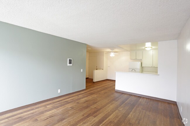 1 Bedroom-740SF