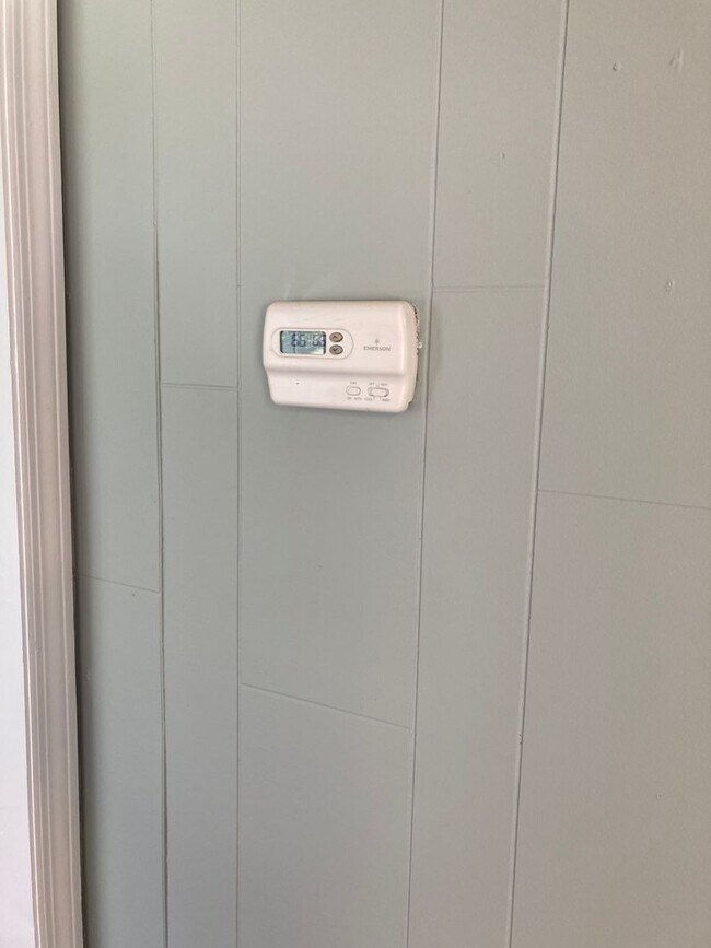 Photo - 915 W 56th St Unidad 915 West 56th Street- B