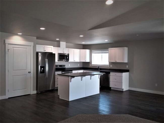 Photo - Newer Rambler in Mary Hill Estates!