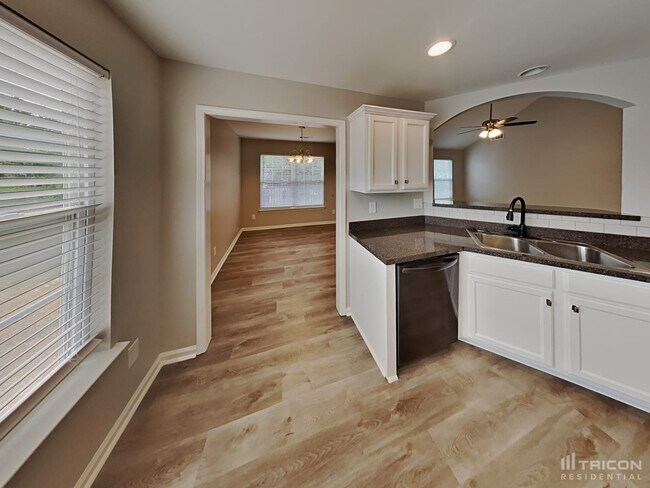 Photo - 7241 Explorer Trail