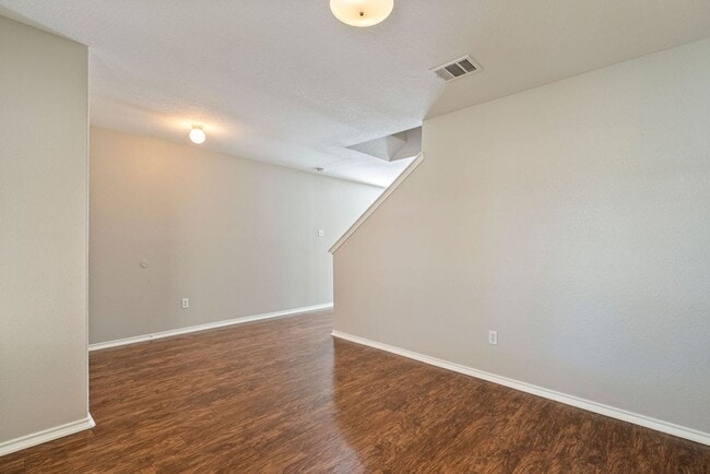 Photo - Beautiful 3 bedroom, 2.5 bathroom home in Round Rock!!!