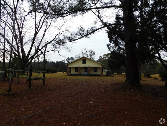 Building Photo - At home in the country
