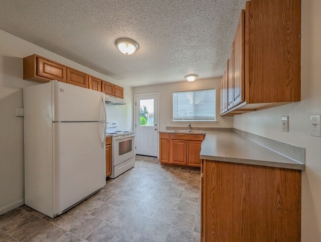 Photo - 15901 Manor Way Unit #2