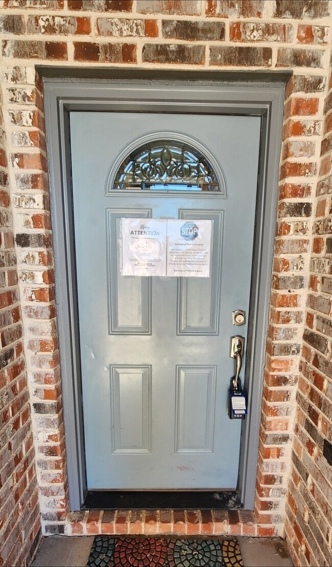 Photo - 3 bed 2 bath with 1 car garage