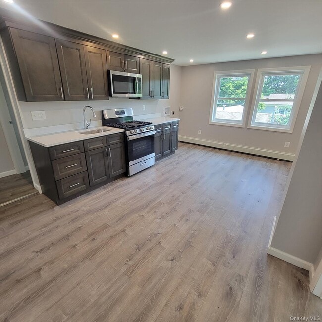 23 Tuthill St Unit 2nd Floor