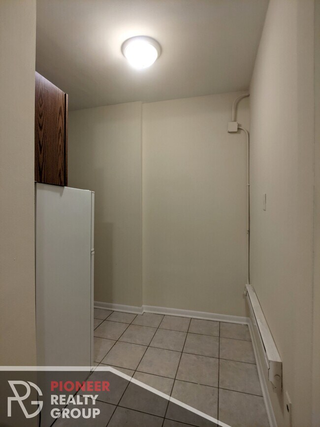 Photo - 515 W Melrose St