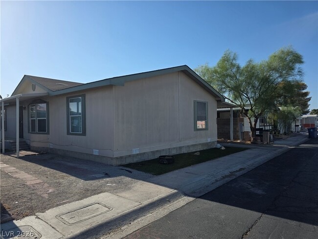 Building Photo - 3560 Estes Park Dr