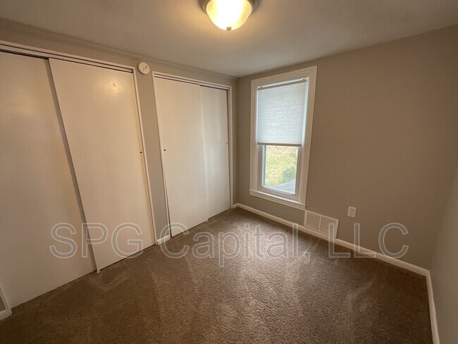 47 E North St
