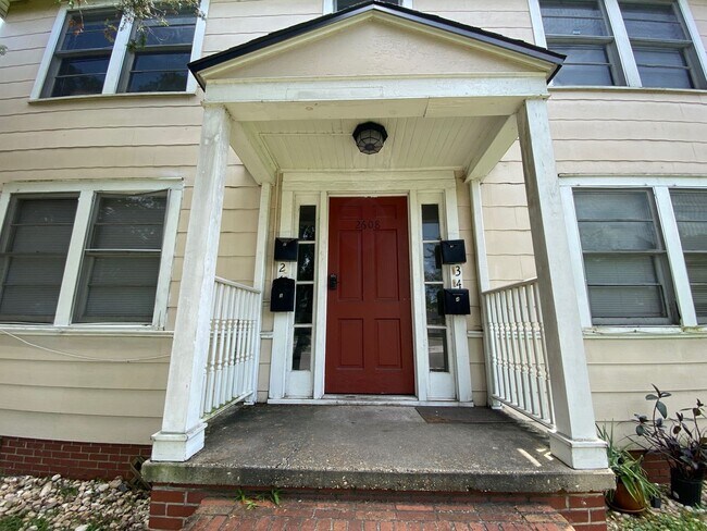 Photo - 2608 College St Unidad 2