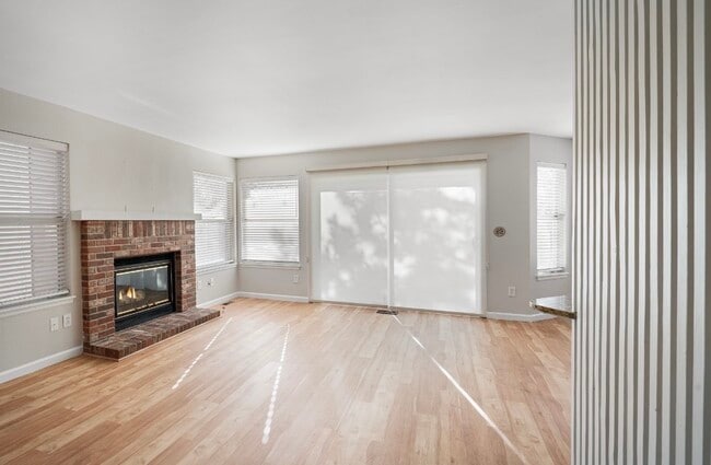 Photo - 2060 E Phillips Ln