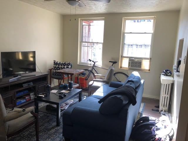 Photo - 370 S Highland Ave Unidad 2