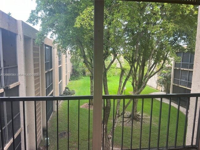 Building Photo - 8401 SW 107th Ave Unit 322E