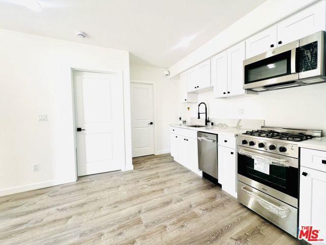 Photo - 421 E Chevy Chase Dr Unit 1/4