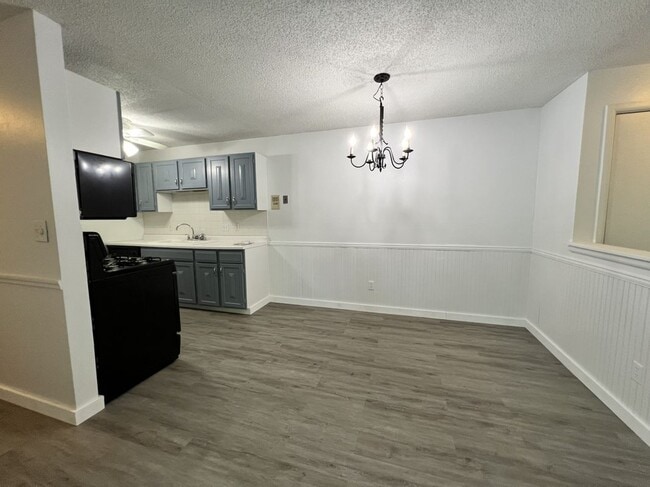 255 Elmwood Ave Unit 205