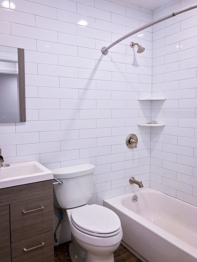 Photo - 215-22 Murdock Ave Unit 2