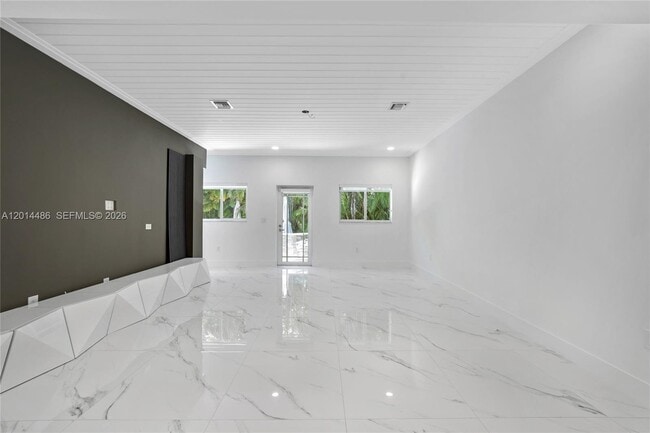Photo - 711 Sunset Dr