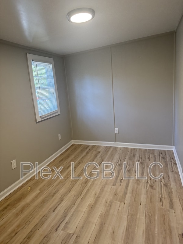 Photo - 218 E Render St