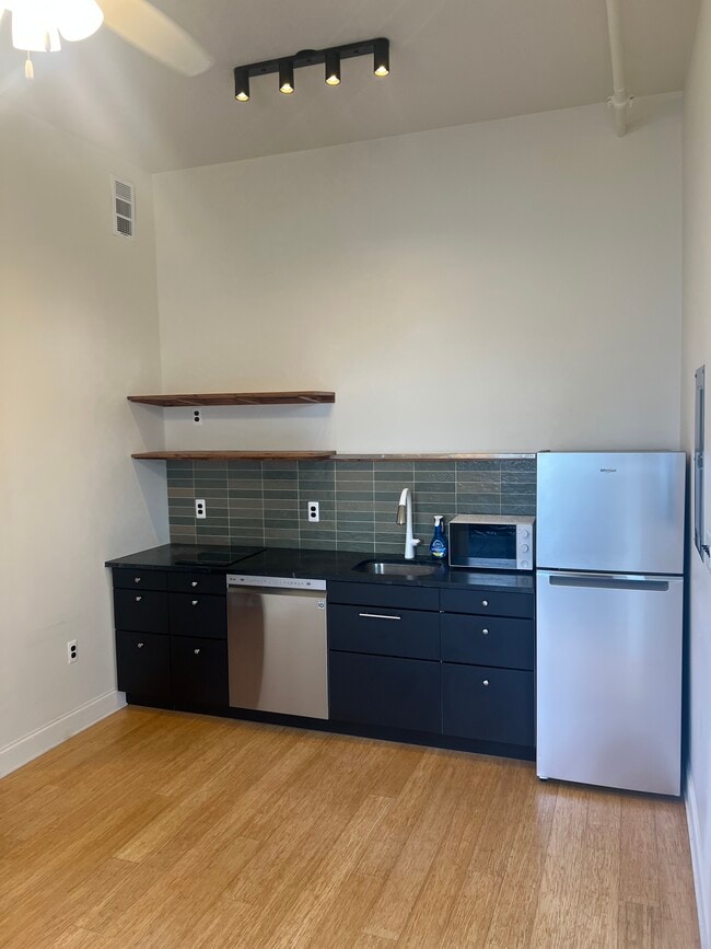 Photo - 4524 N Robertson St Unit Apt 1B