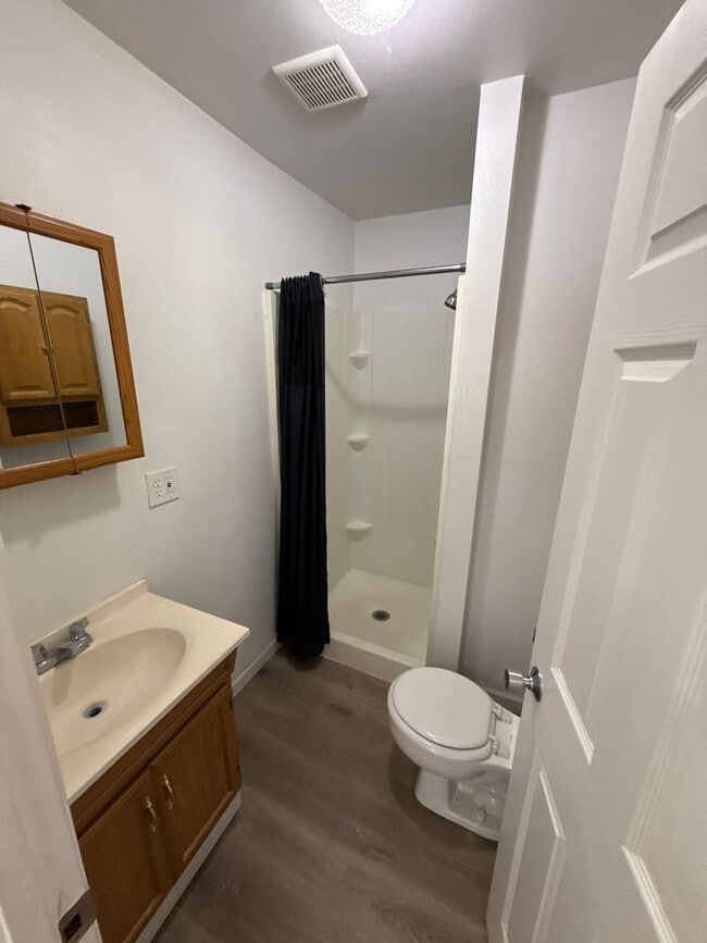 Photo - 2.2 Miles to Oregon Tech and Sky Lakes Medical Center! Newly renovated 1bdrm - APPLICATION PENDING