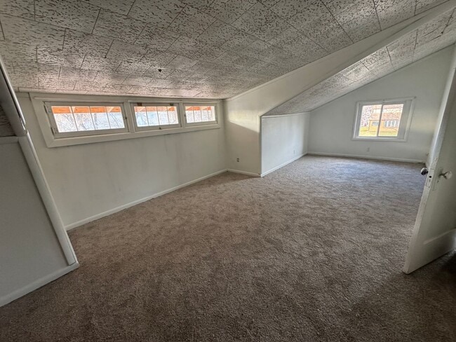 Photo - 2BR/1BA Upper Unit – Washer/Dryer Hookups, No Pets