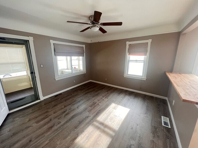 Move-In Ready- 2 bedroom/1 Bath Home in Eastpointe