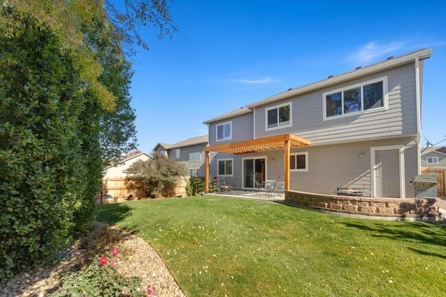 Photo - 326 Moss Rock Way