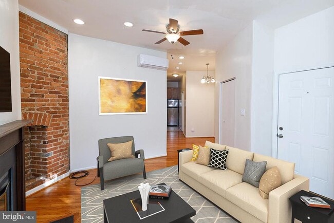 Building Photo - 1434 Potomac Ave SE Unit 4