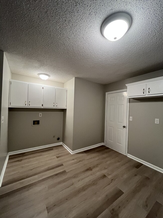 Photo - 270 N Main St