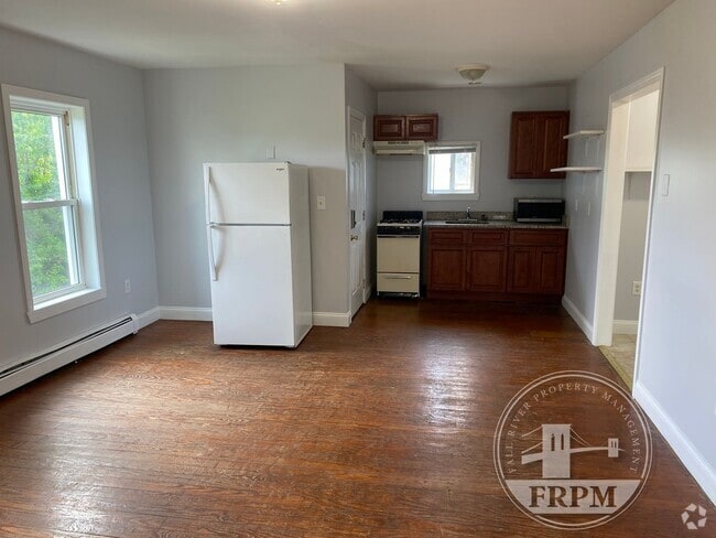 Building Photo - 36 Linden St Unit 3 Rental