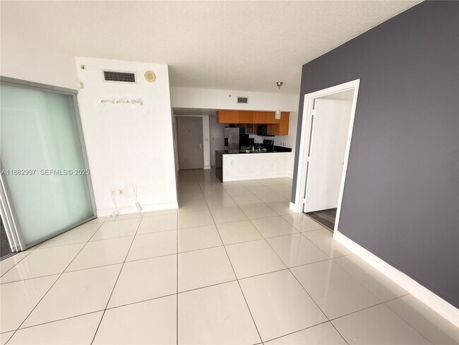 Photo - 1750 N Bayshore Dr Unidad 3801