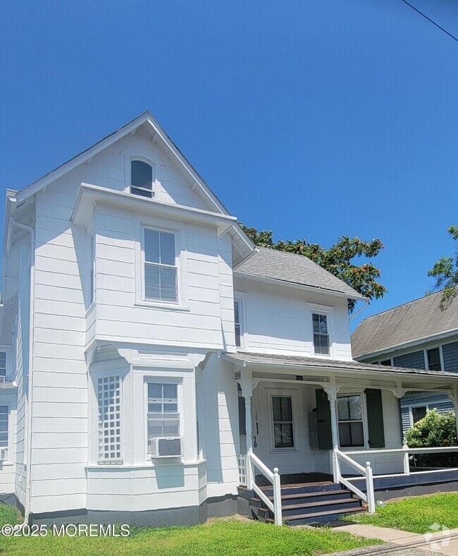 Building Photo - 137 Main Ave Unit 3 Rental