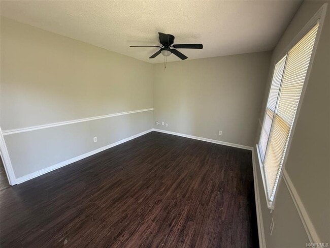 Photo - 3211 Hackberry Ln