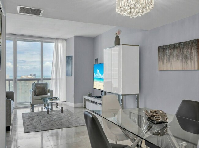Photo - 485 Brickell Ave