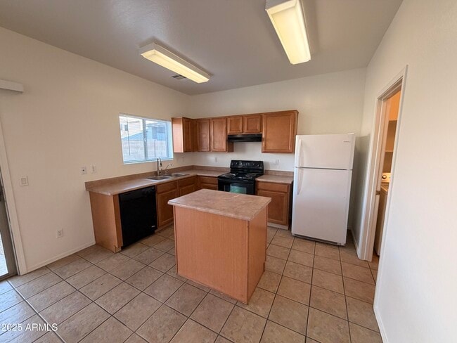 Photo - 422 E Saddle Way