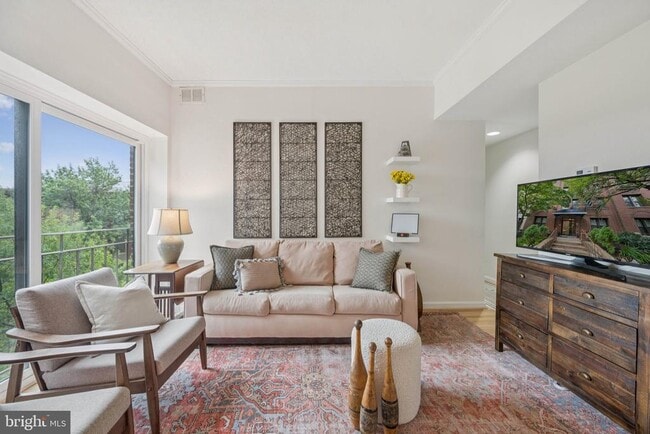 Photo - 1812 Vernon St NW Unit 34
