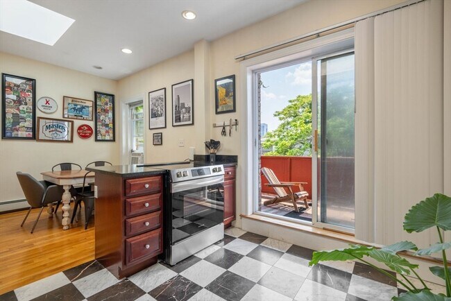 18-20-20 Marcella St Unit 5