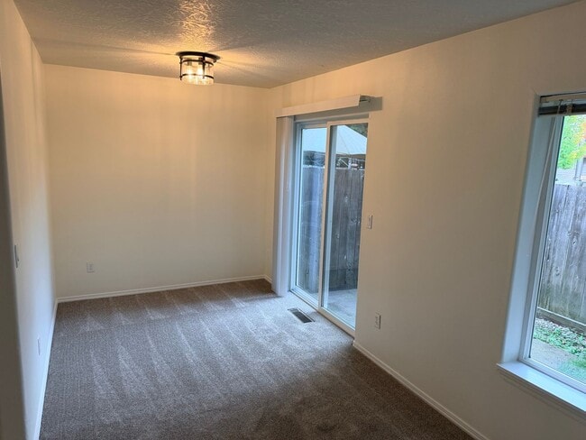 Photo - Large Three Bedroom Duplex in Keizer Unit 1246
