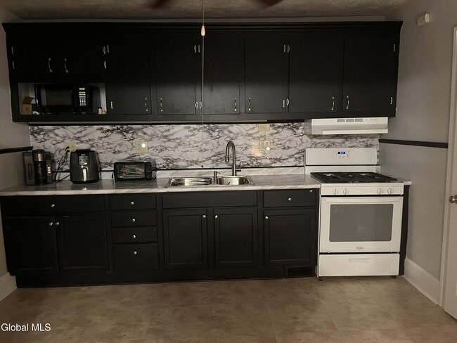 Photo - 60 W 8th Ave Unit 2