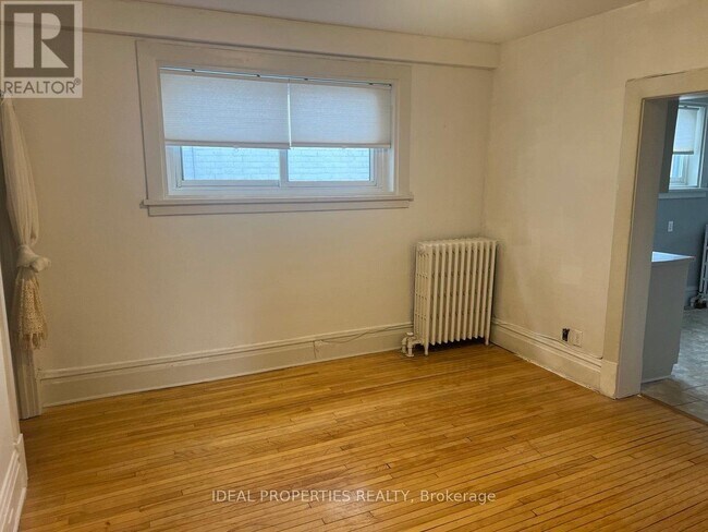 Photo - 277 Bronson Ave