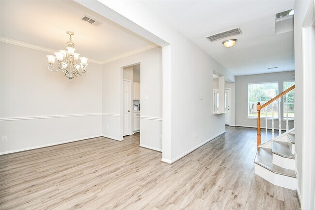 Photo - 5523 Poundstone Ct