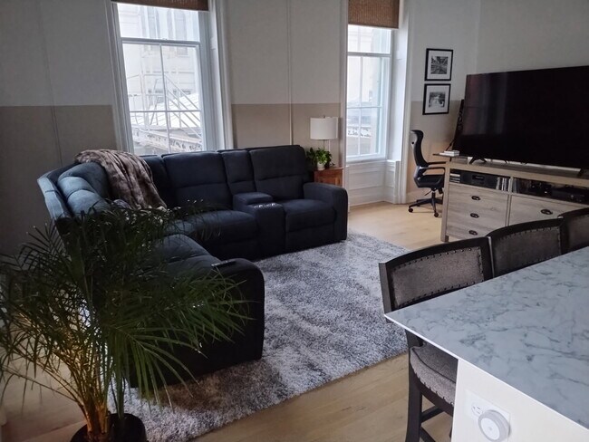 Photo - City Hall Unidad 209 Rental