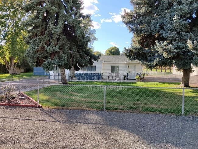 Photo - 44102 Dimmick Rd