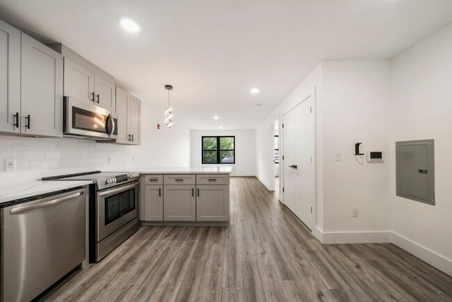242 Spring St Unit 302