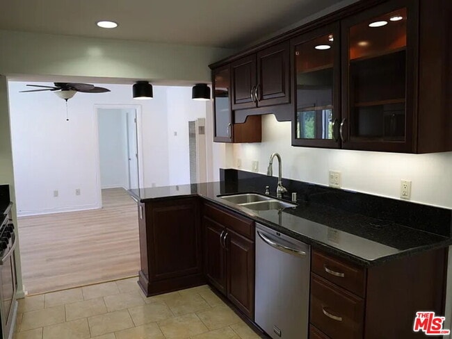 Photo - 11339 Venice Blvd. Unit 4