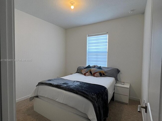 Photo - 493 NE 4th St