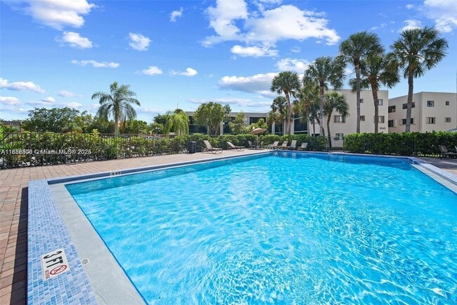 Building Photo - 8035 SW 107th Ave Unit 115 Rental
